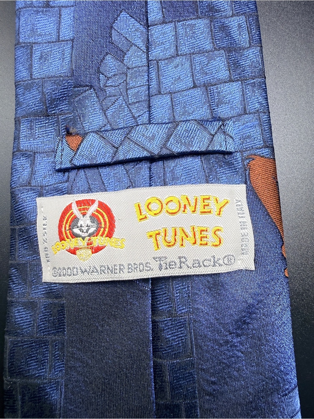 Vintage 2000 Looney Tunes Taz Silk Tie Made in Italy Tie Tack Blue Brick Wall - Picture 4 of 6